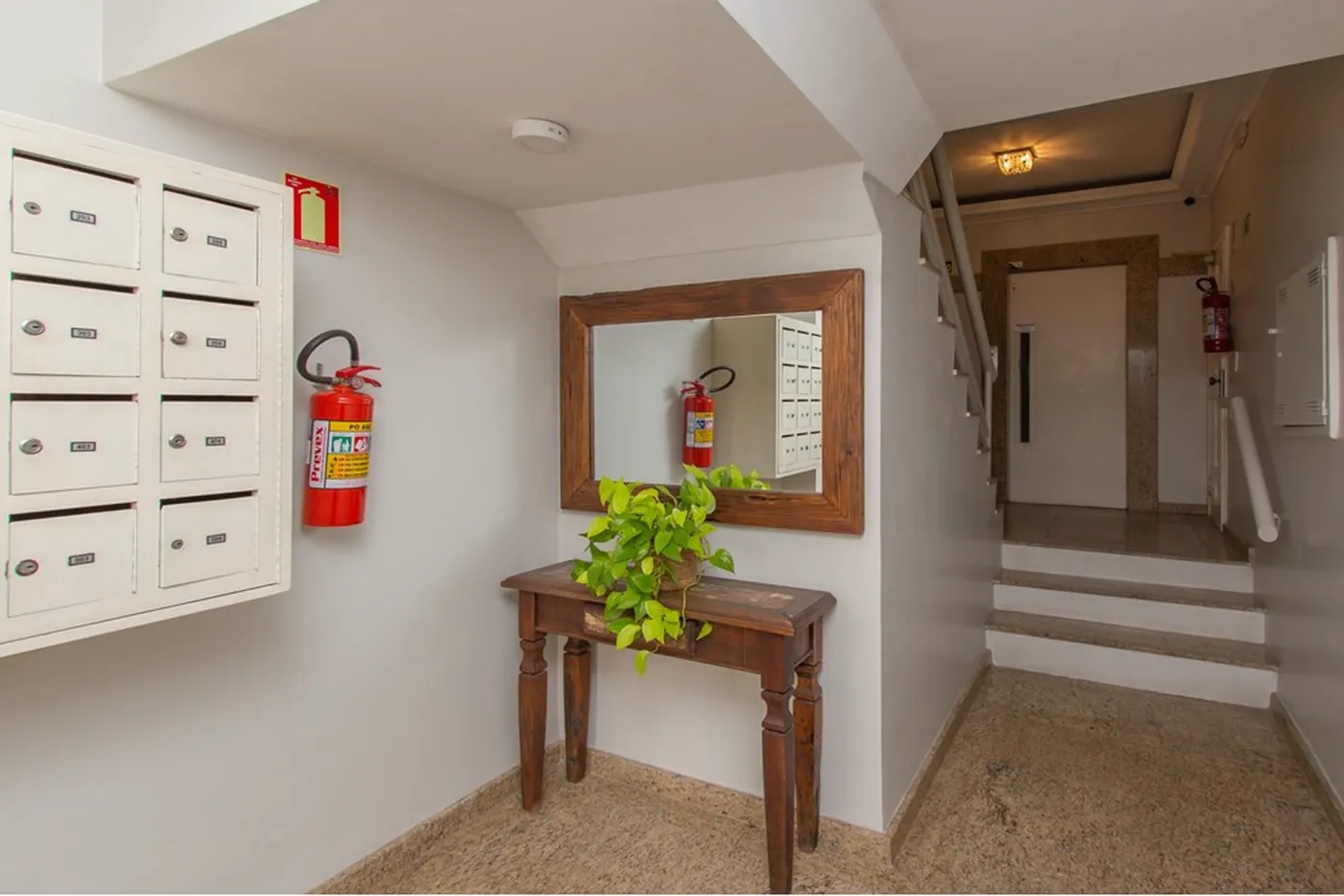 PDJW 687 Apto 610101018-18 - REMAX Tri Exclusividades