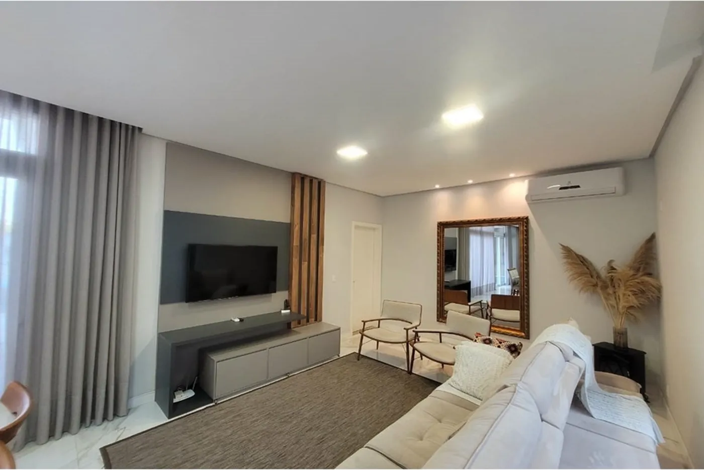 CAE 77 612511062-1 - REMAX Moderna Exclusividades