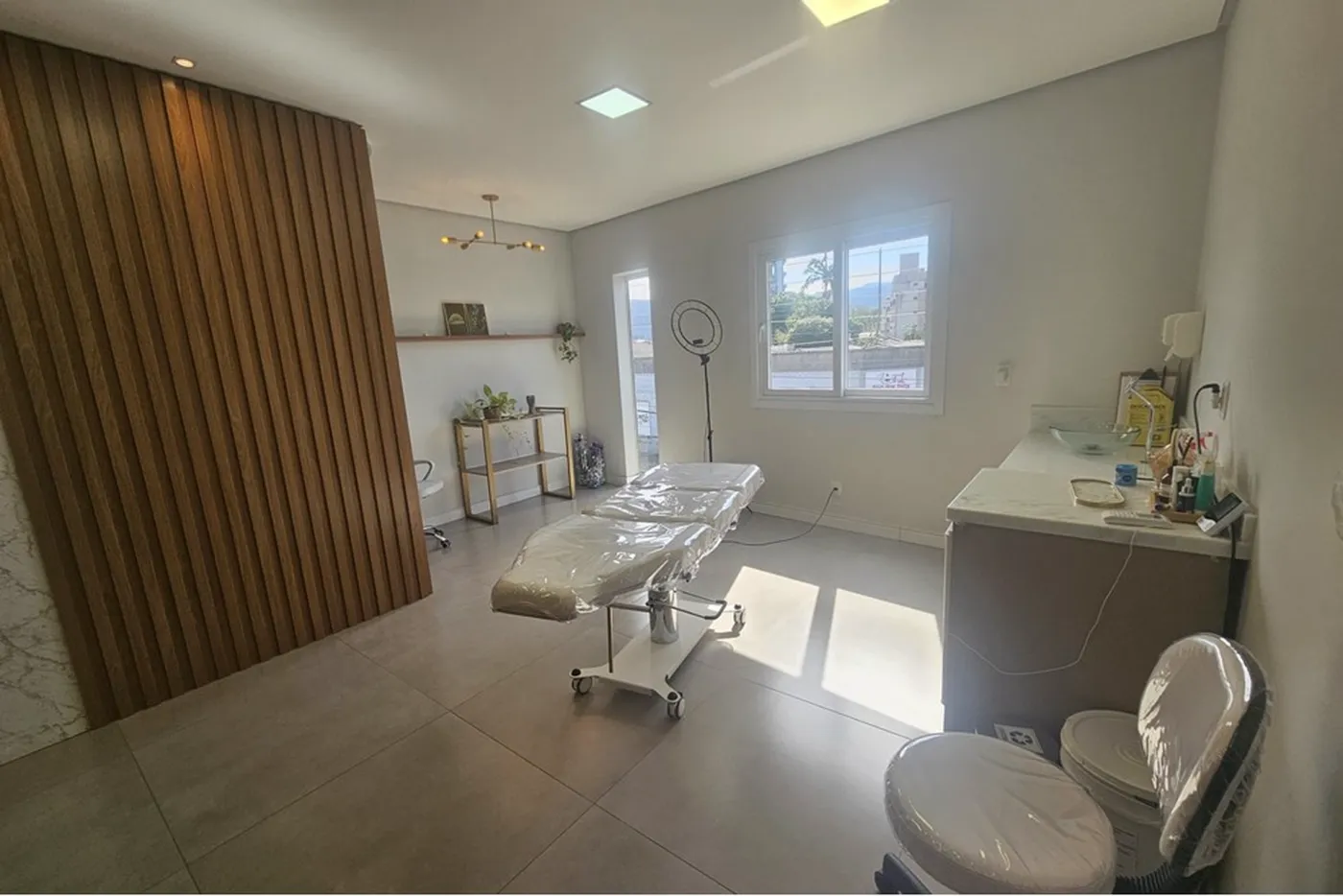 CAE 77 612511062-1 - REMAX Moderna Exclusividades