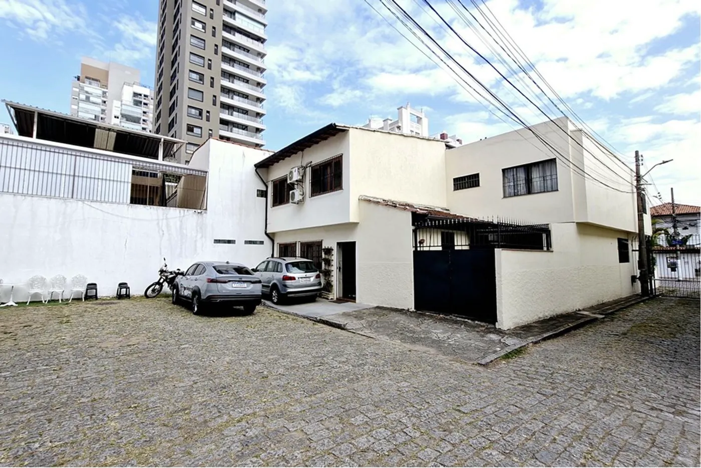BMLG 200 Casa 601361052-93 - REMAX Trio Exclusividades