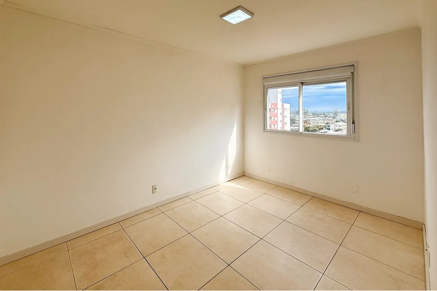 FJC 660 Apto 612651031-48 - REMAX Pillares Exclusividades