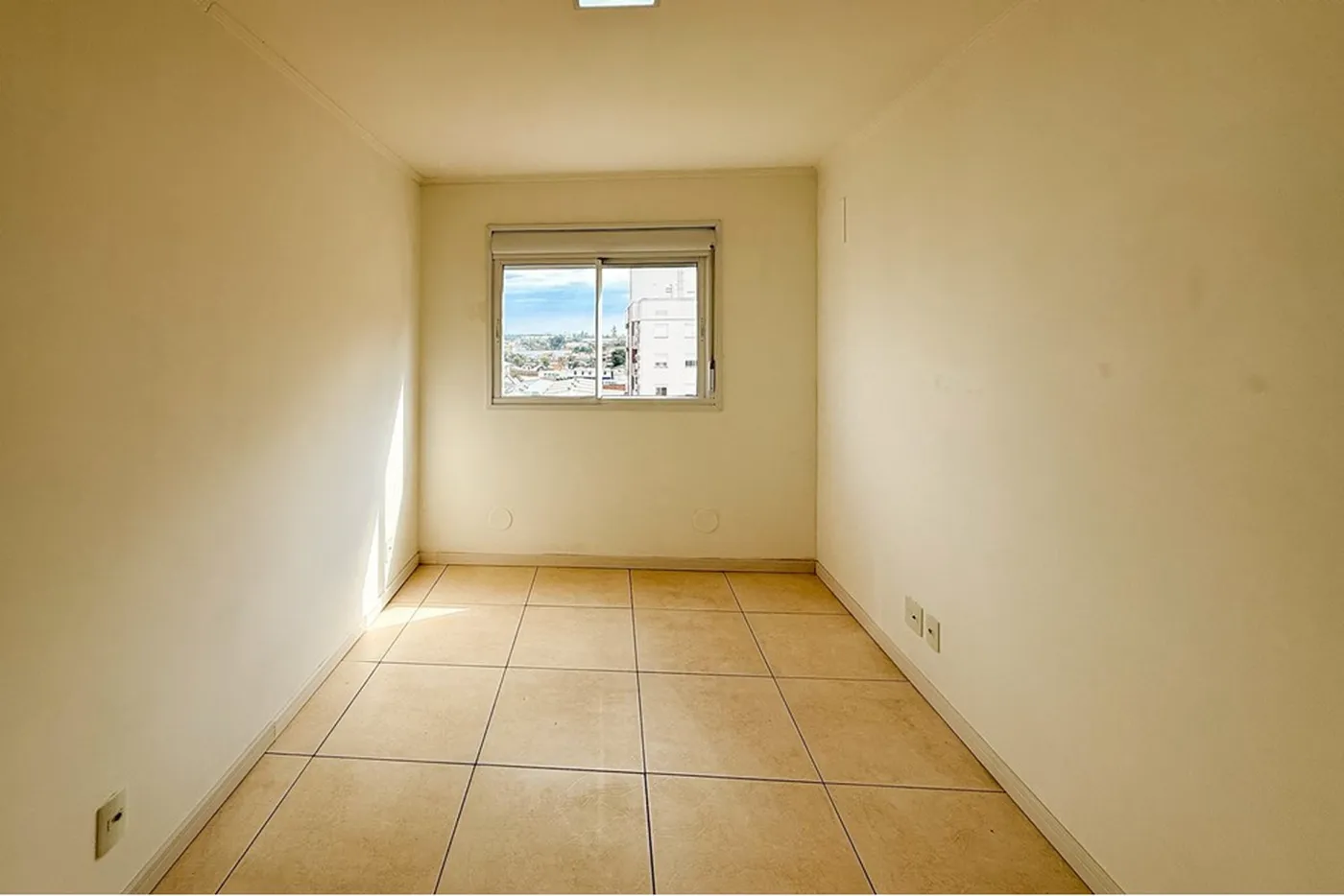 FJC 660 Apto 612651031-48 - REMAX Pillares Exclusividades
