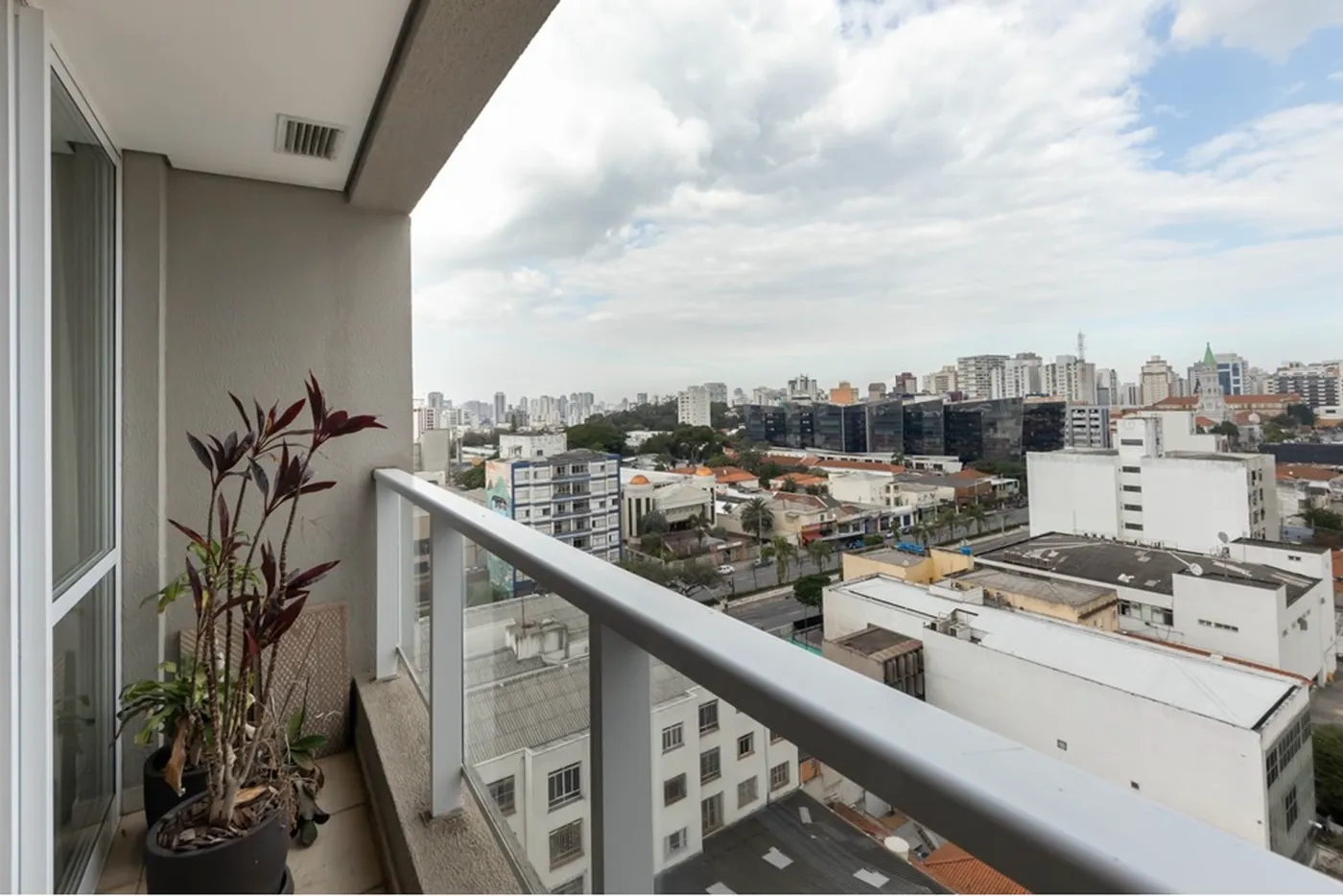 VCSM 151 Sala 602031008-70 - REMAX Classique Exclusividades