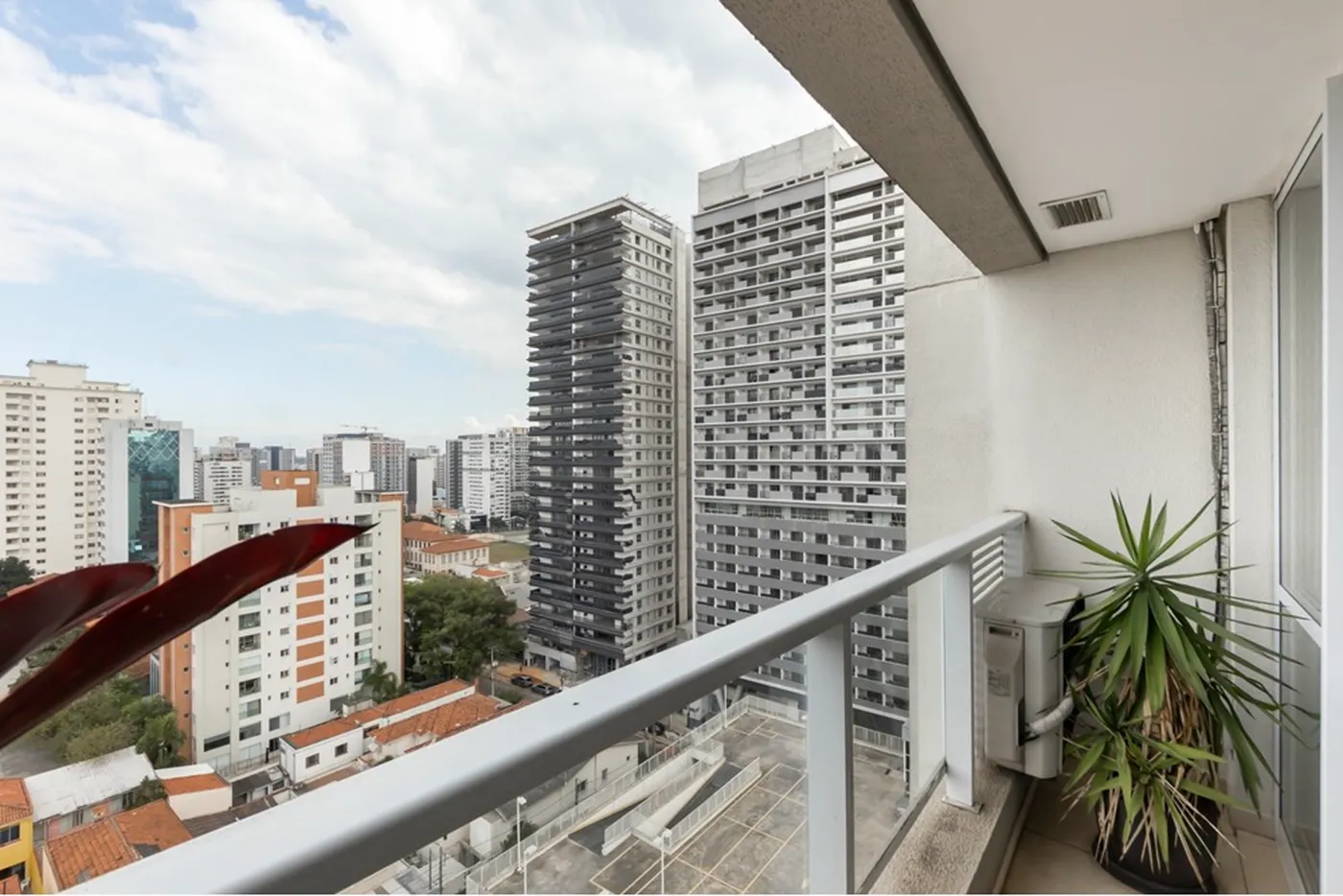 VCSM 151 Sala 602031008-70 - REMAX Classique Exclusividades