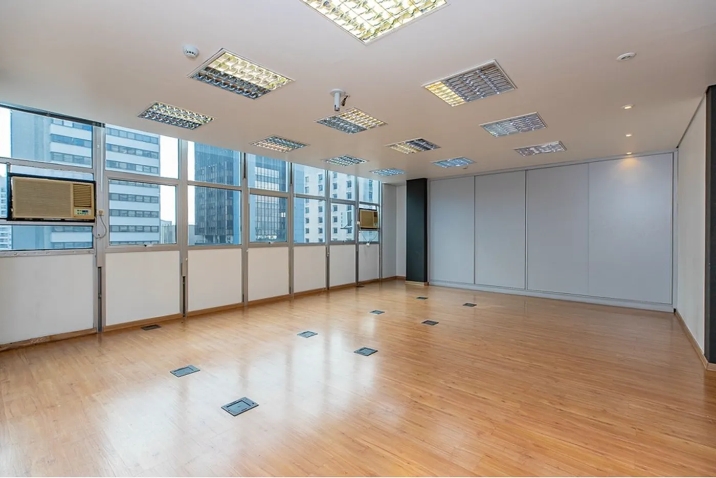 BVP 1765 Sala 601241038-66 - REMAX Ville Exclusividades
