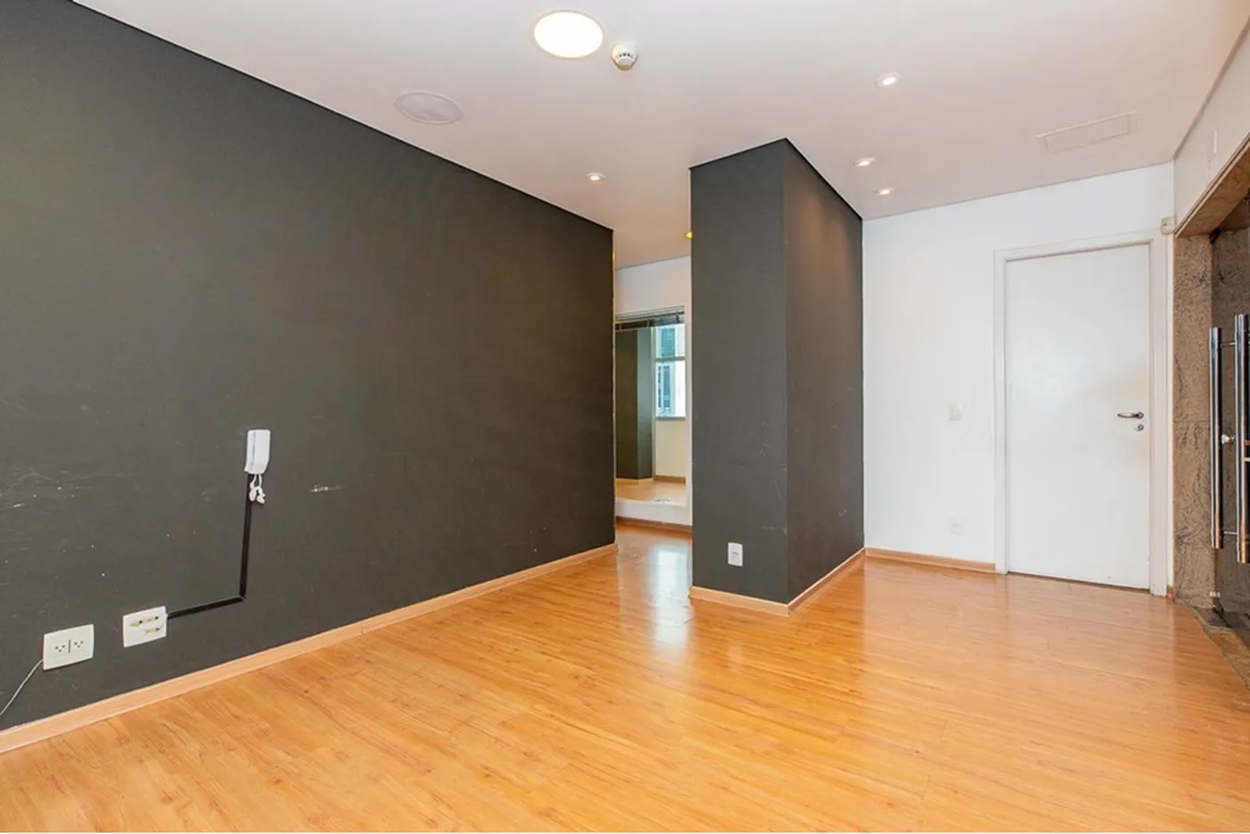 BVP 1765 Sala 601241038-66 - REMAX Ville Exclusividades