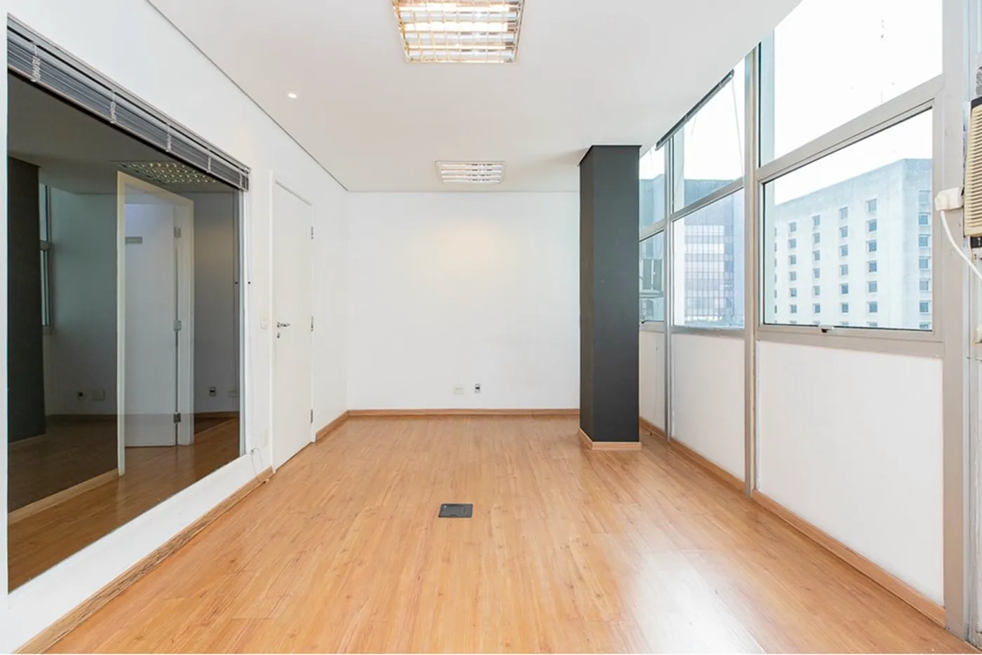 BVP 1765 Sala 601241038-66 - REMAX Ville Exclusividades