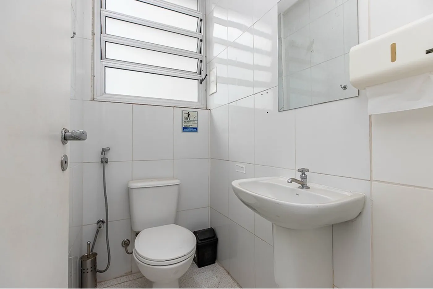 BVP 1765 Sala 601241038-66 - REMAX Ville Exclusividades
