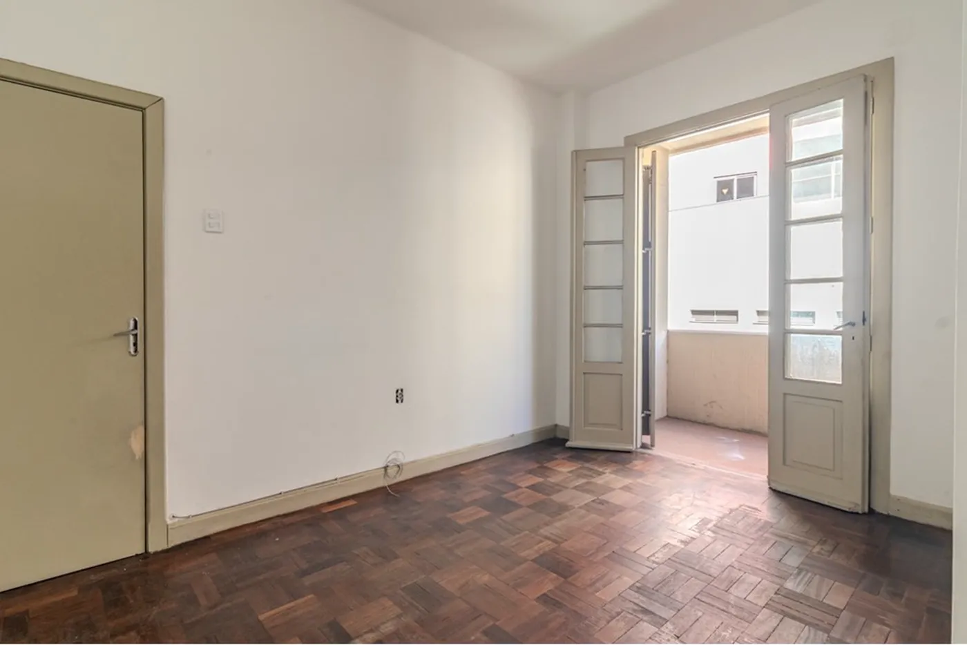 CHAB 308 Apto 610101007-38 - REMAX Tri Exclusividades