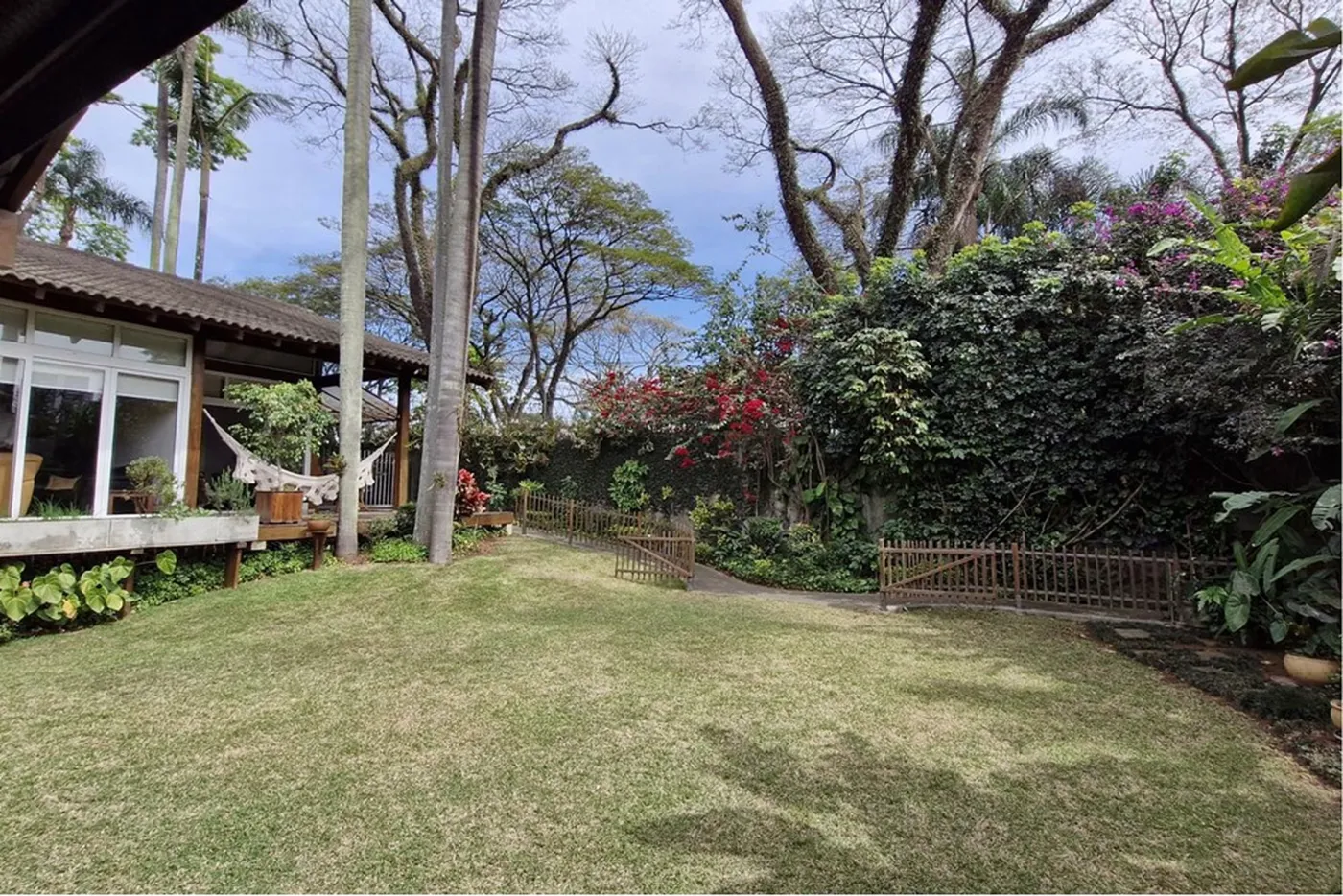 BL 1135 601361003-198 - REMAX Trio Exclusividades