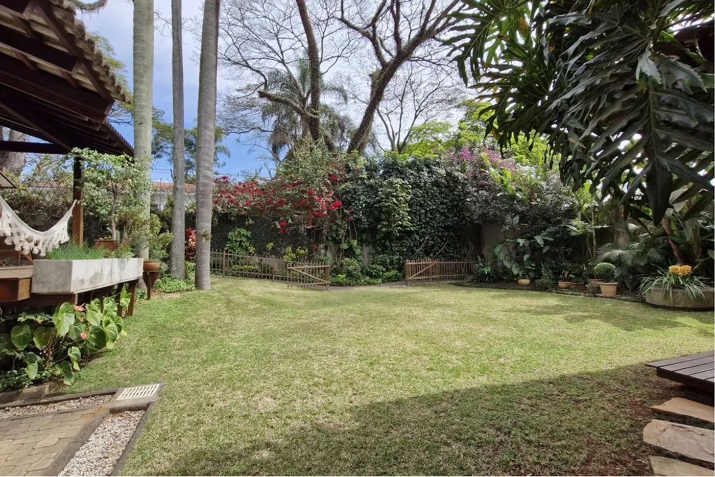BL 1135 601361003-198 - REMAX Trio Exclusividades
