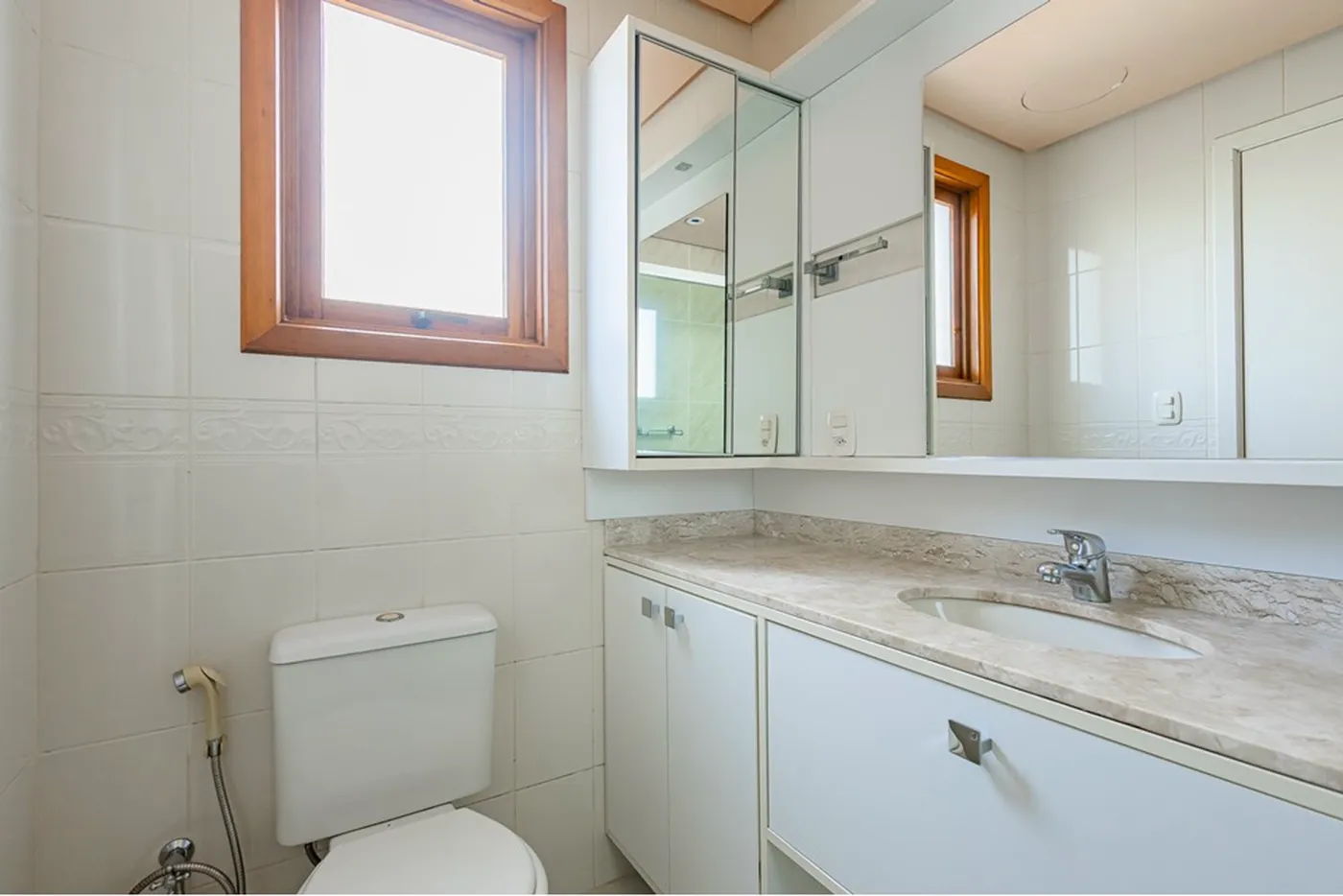 JISJES 251 Apto 612521072-23 - REMAX Place Exclusividades