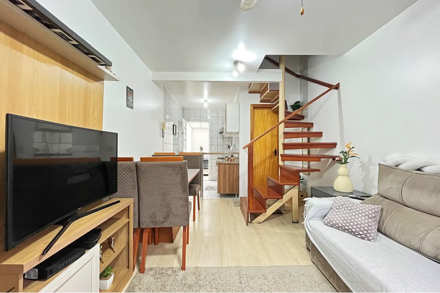 VNMC 100 Casa 610191037-90 - REMAX Casa Sul Exclusividades