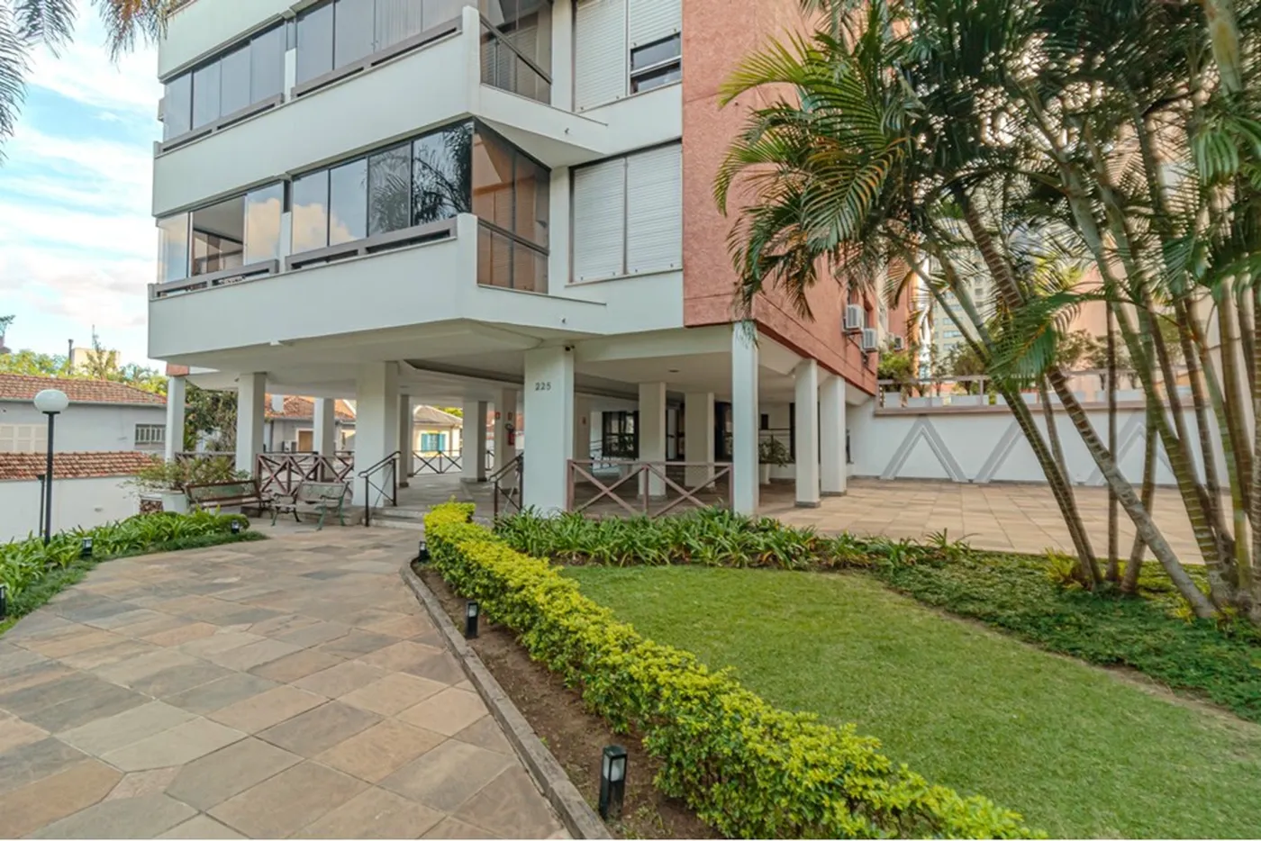 RBMT 225 Apto 610221018-123 - REMAX Donno Exclusividades