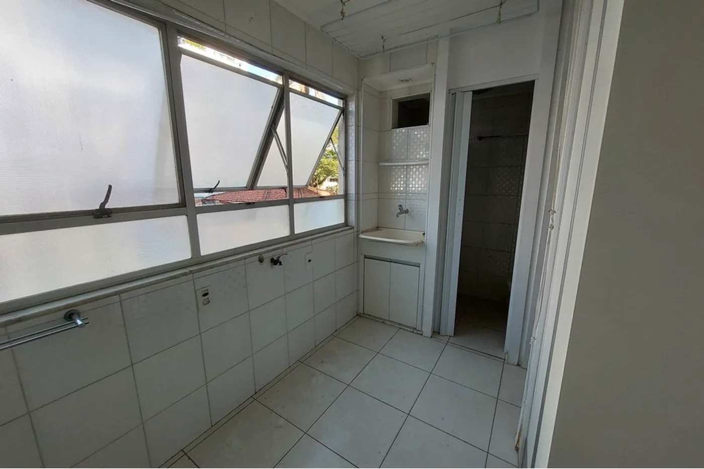 IC 415 Apto 602221003-16 - REMAX Galeria Exclusividades