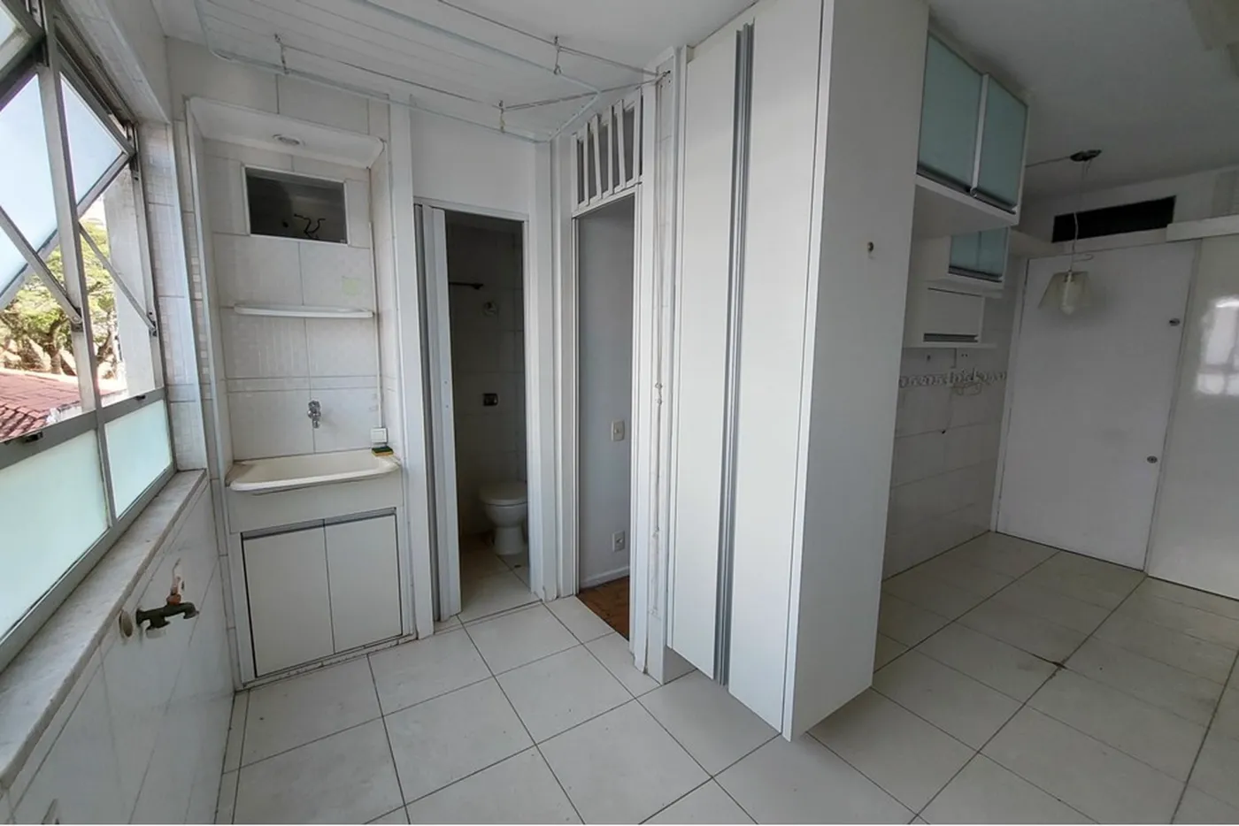 IC 415 Apto 602221003-16 - REMAX Galeria Exclusividades