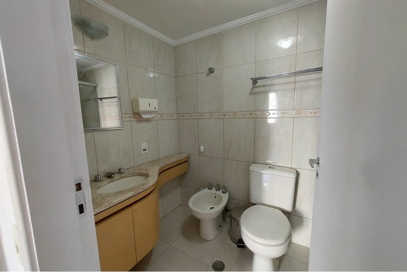 IC 415 Apto 602221003-16 - REMAX Galeria Exclusividades