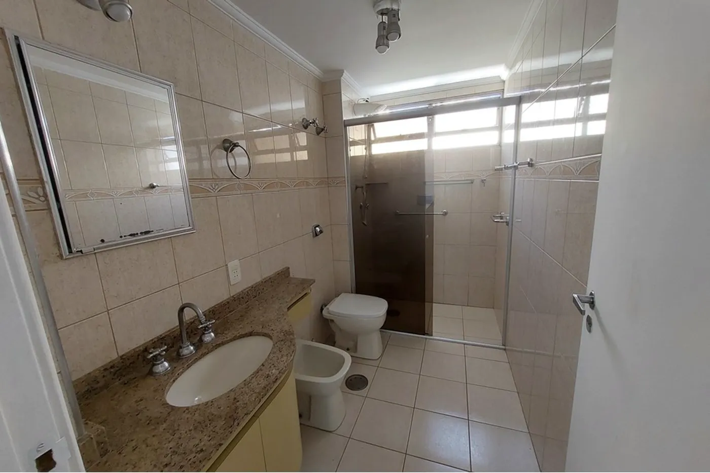 IC 415 Apto 602221003-16 - REMAX Galeria Exclusividades
