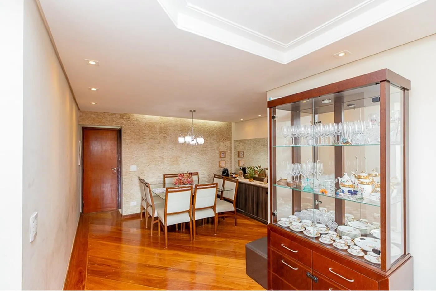 SADCADC 200 Apto 601131082-8 - REMAX Ares Exclusividades