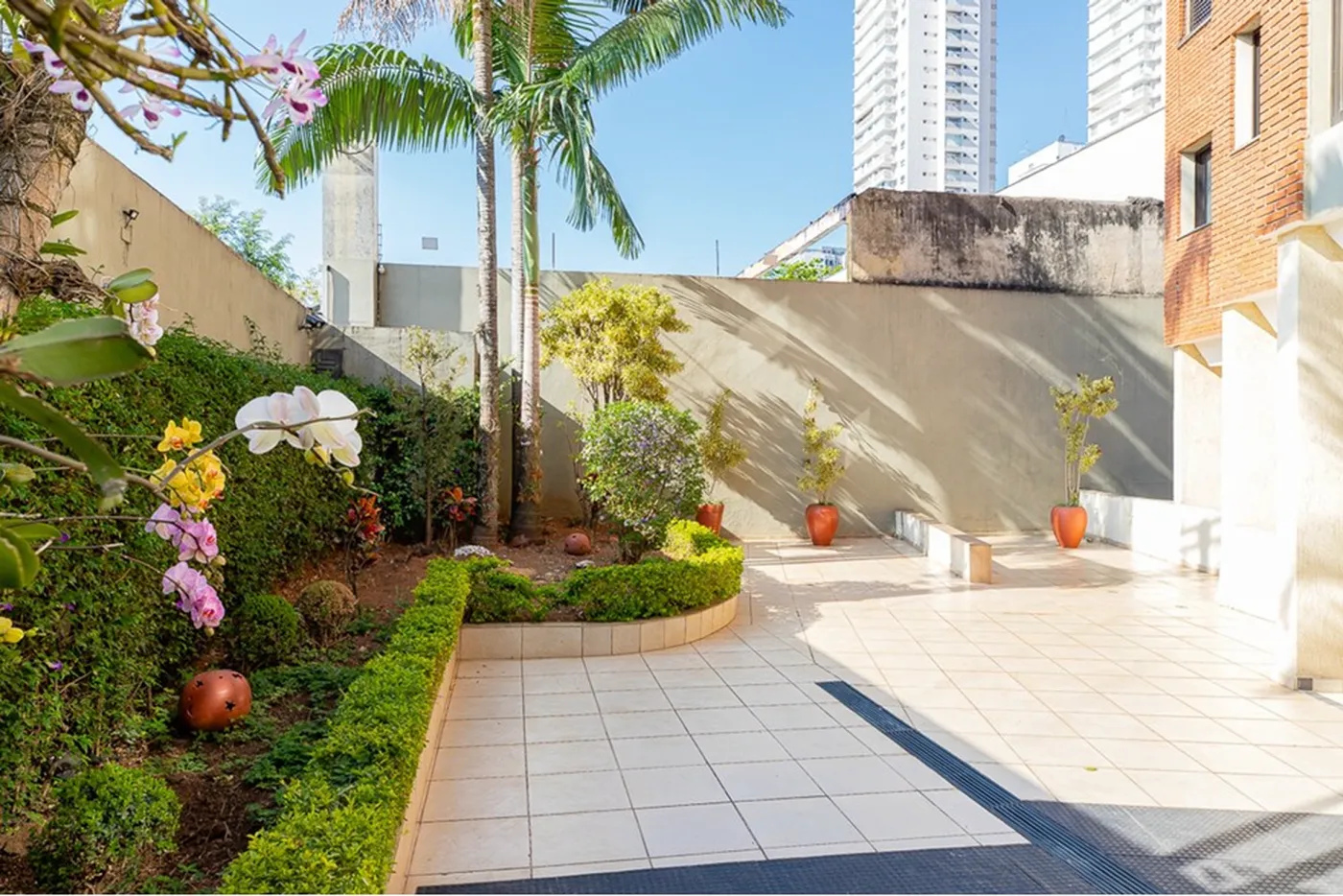 SADCADC 200 Apto 601131082-8 - REMAX Ares Exclusividades