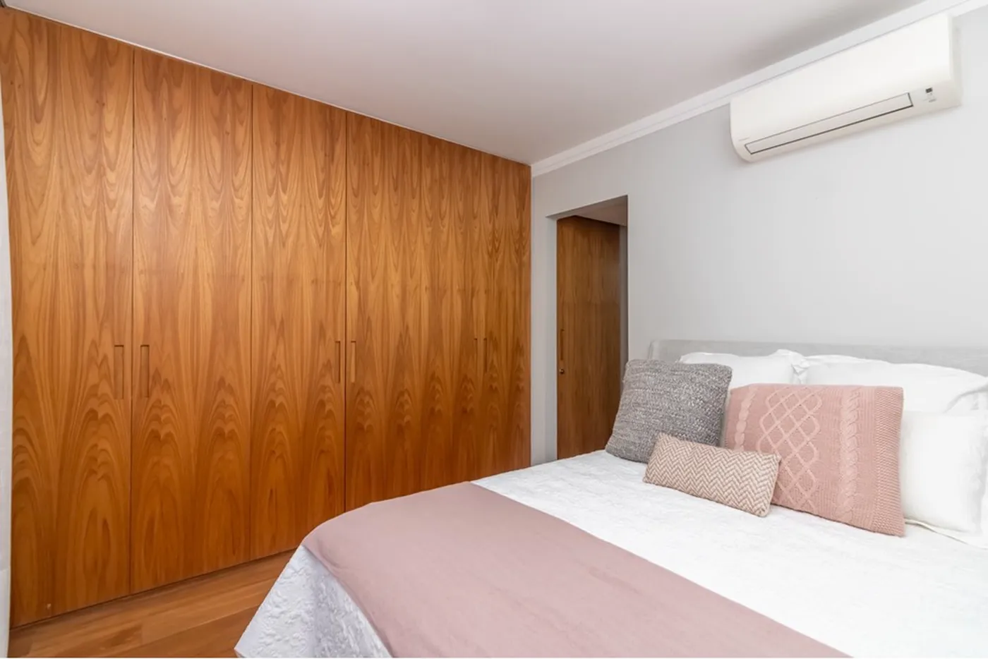 IR 200 Apto 601721032-112 - REMAX Front Exclusividades