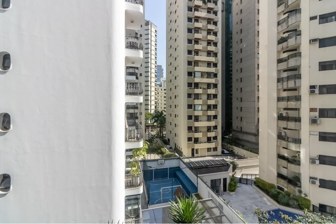 IR 200 Apto 601721032-112 - REMAX Front Exclusividades