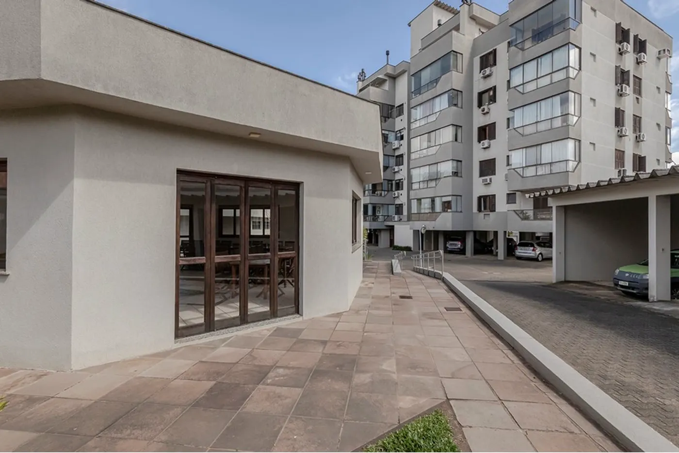 TÀG 335 Apto 610291033-5 - REMAX Capital Park Exclusividades