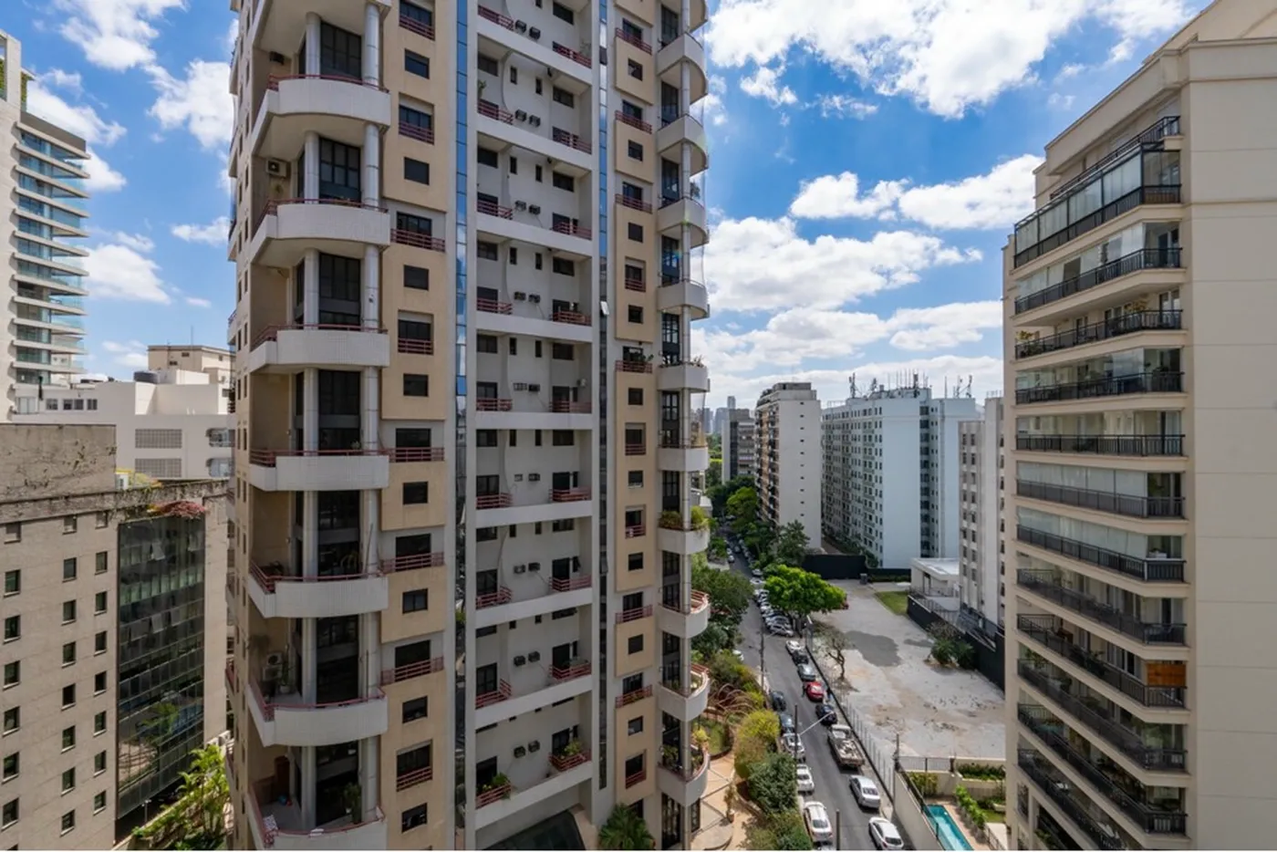 IBI 85 Apto 601131009-88 - REMAX Ares Exclusividades