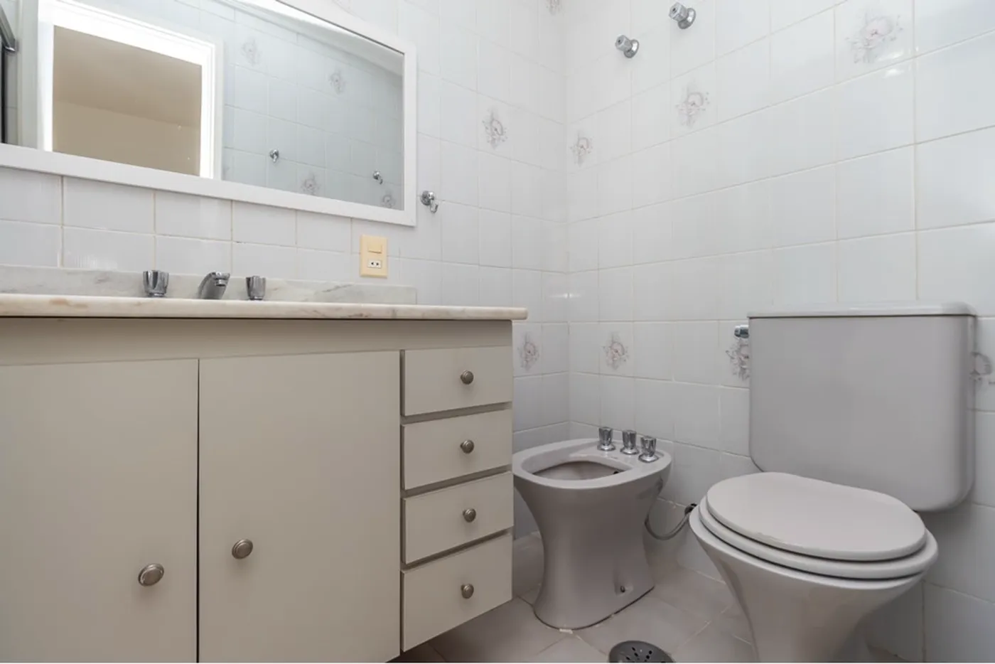 MM 420 Apto 602221006-17 - REMAX Galeria Exclusividades