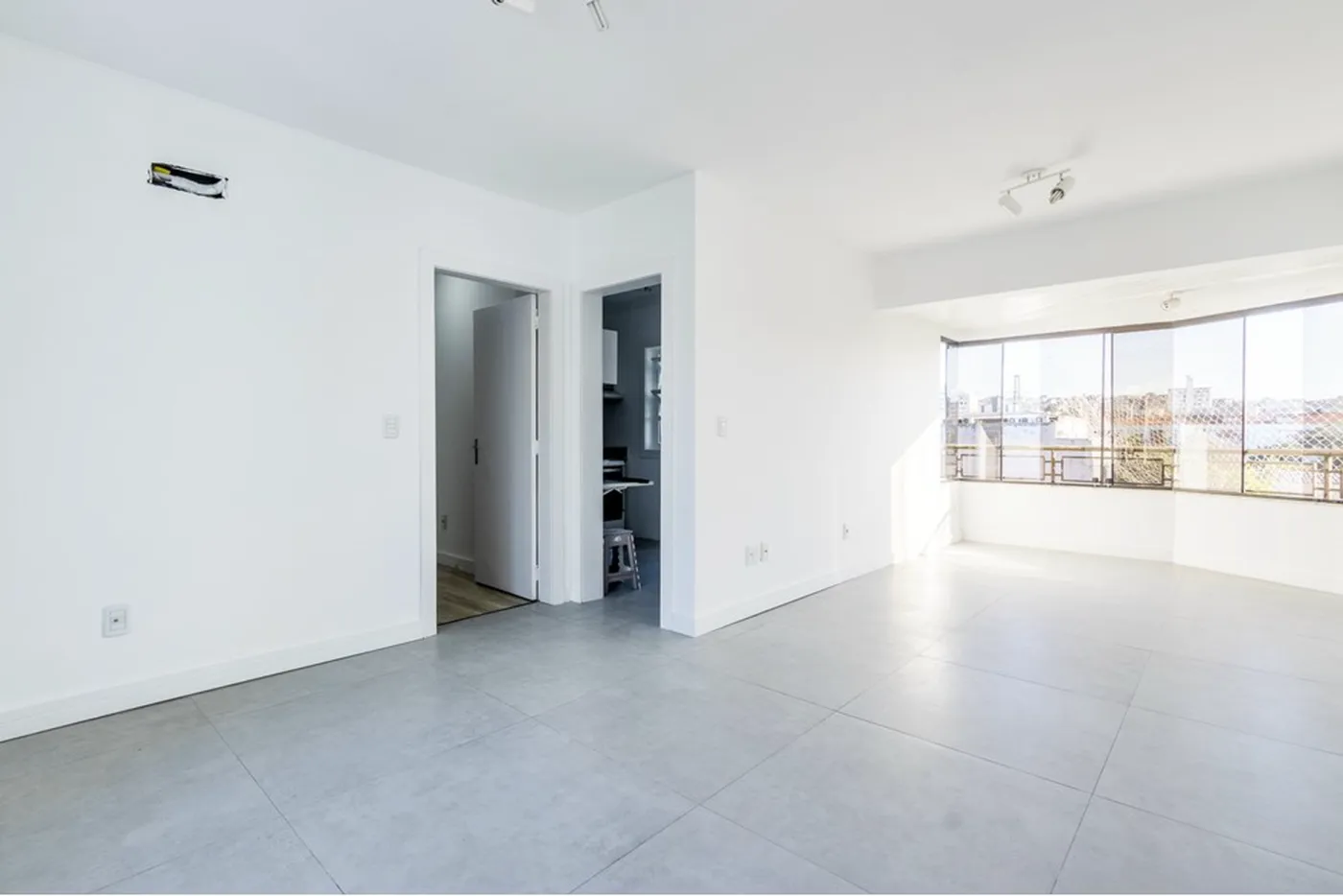 JBC 273 Apto 612511042-33 - REMAX Moderna Exclusividades