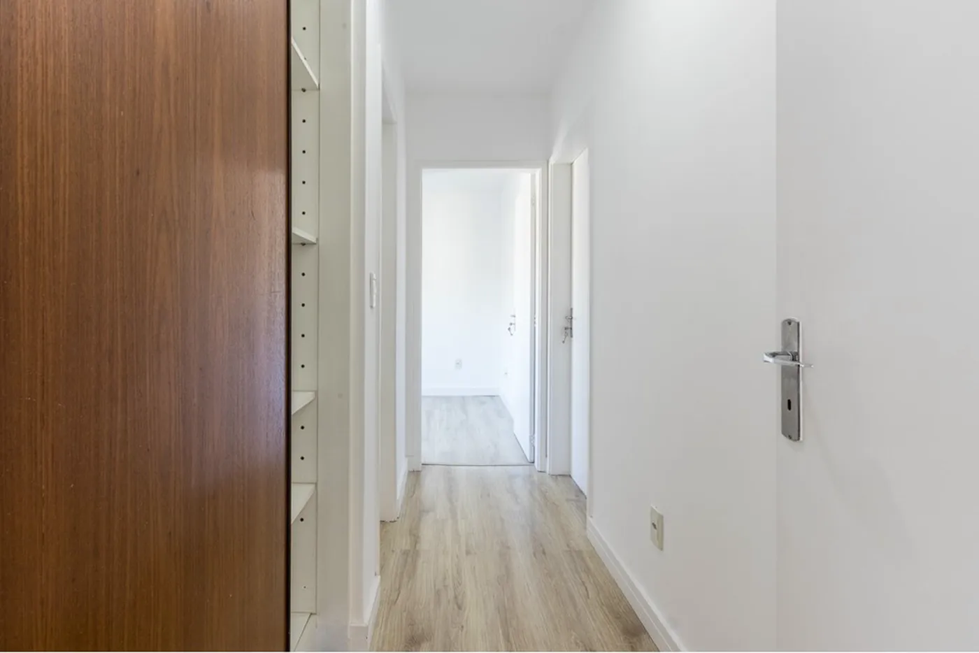 JBC 273 Apto 612511042-33 - REMAX Moderna Exclusividades