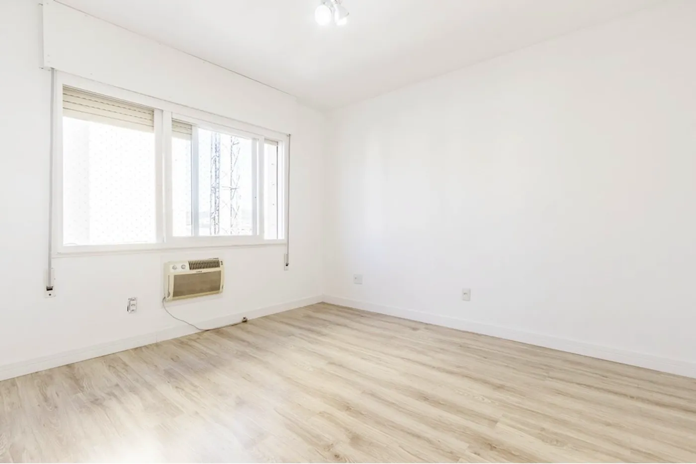 JBC 273 Apto 612511042-33 - REMAX Moderna Exclusividades