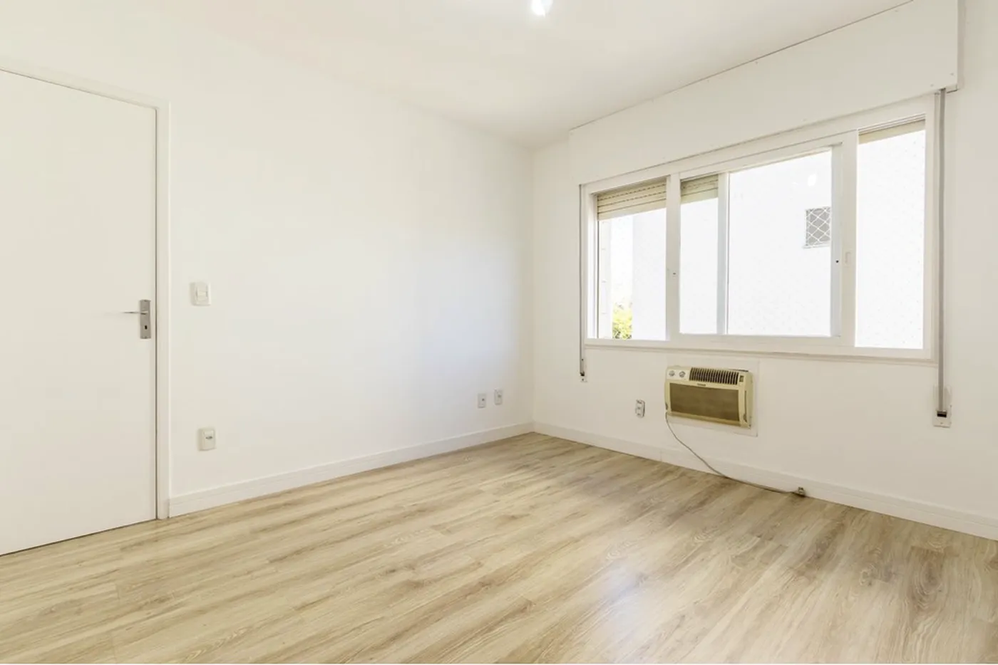 JBC 273 Apto 612511042-33 - REMAX Moderna Exclusividades