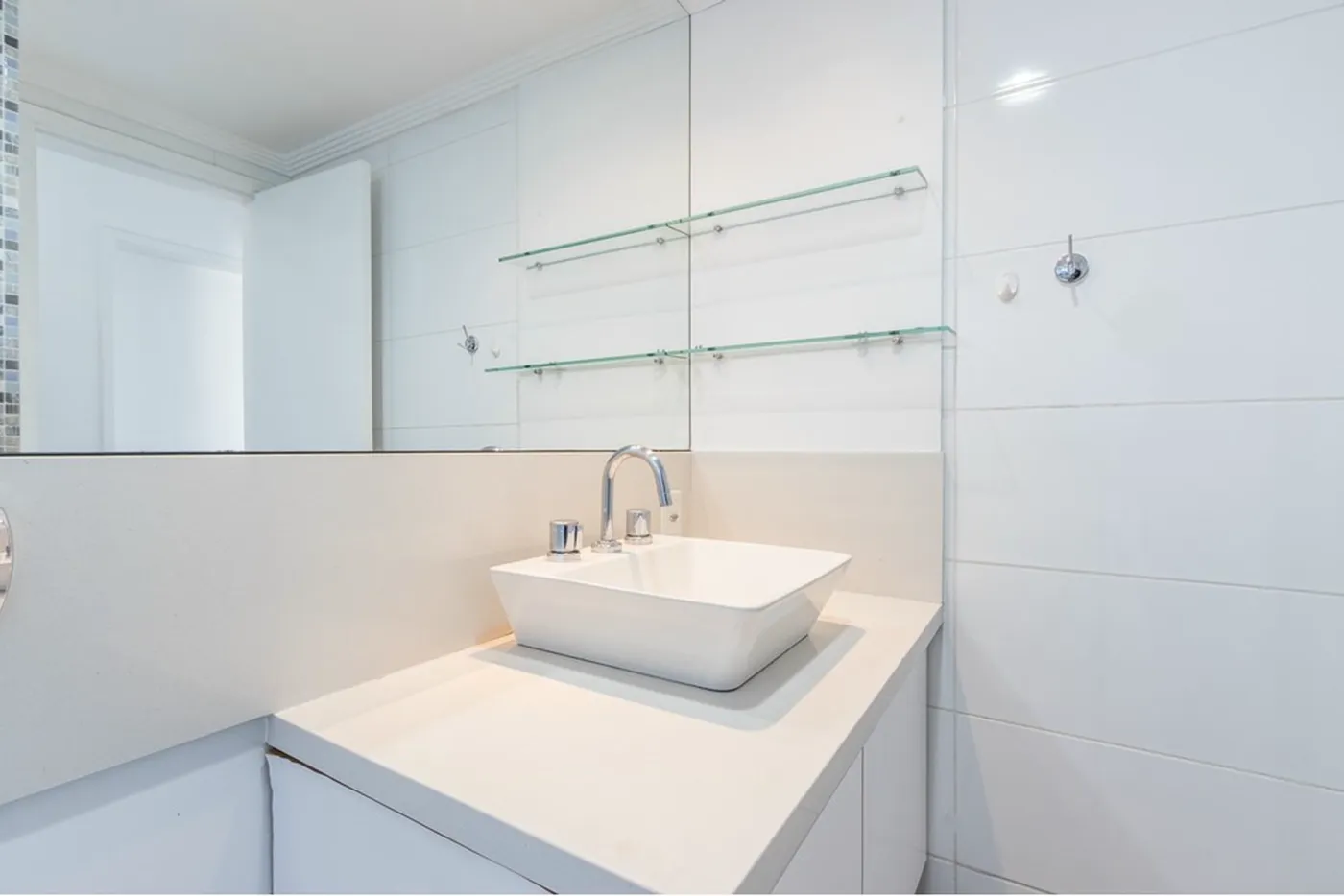 JBC 273 Apto 612511042-33 - REMAX Moderna Exclusividades
