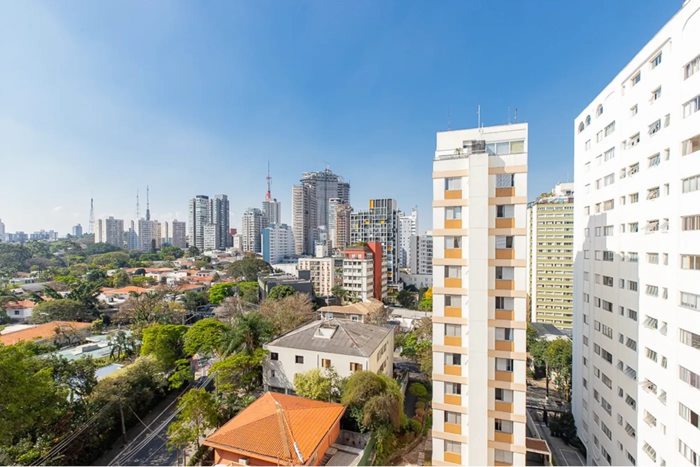 PL 1208 Apto 601241007-80 - REMAX Ville Exclusividades