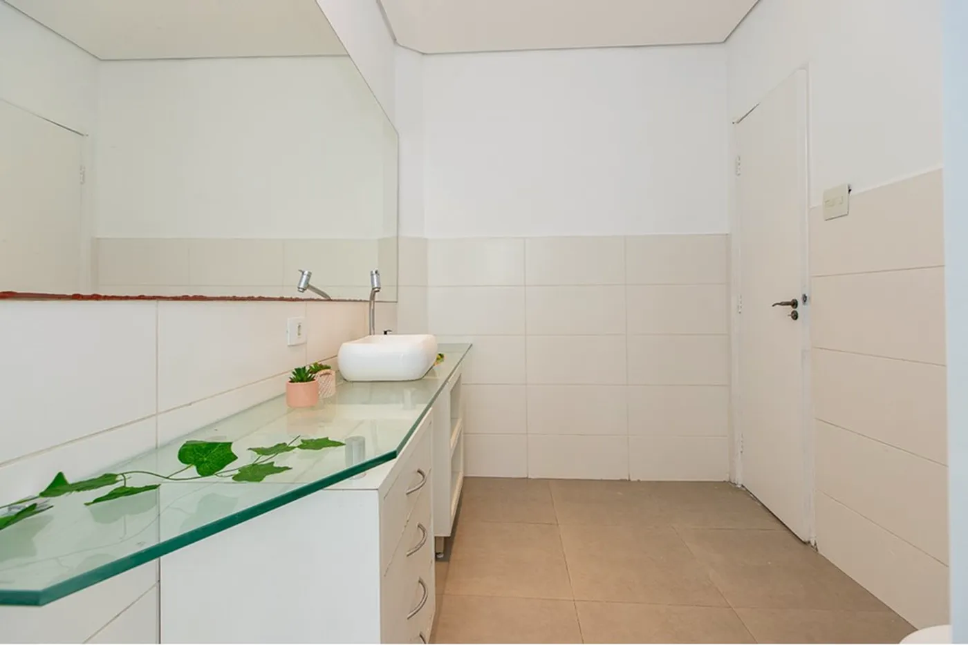 AS 113 Apto 601131009-89 - REMAX Ares Exclusividades