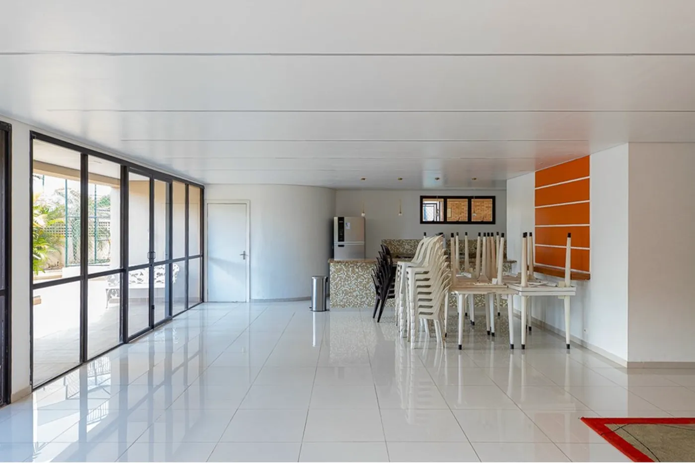 CAM 195 Apto 601131009-86 - REMAX Ares Exclusividades