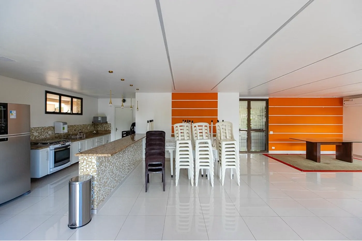CAM 195 Apto 601131009-86 - REMAX Ares Exclusividades