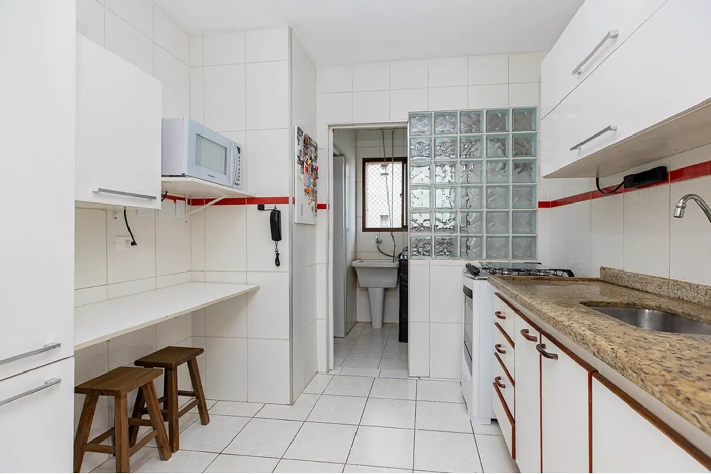 CAM 195 Apto 601131009-86 - REMAX Ares Exclusividades