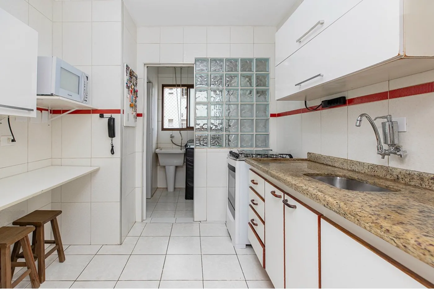CAM 195 Apto 601131009-86 - REMAX Ares Exclusividades
