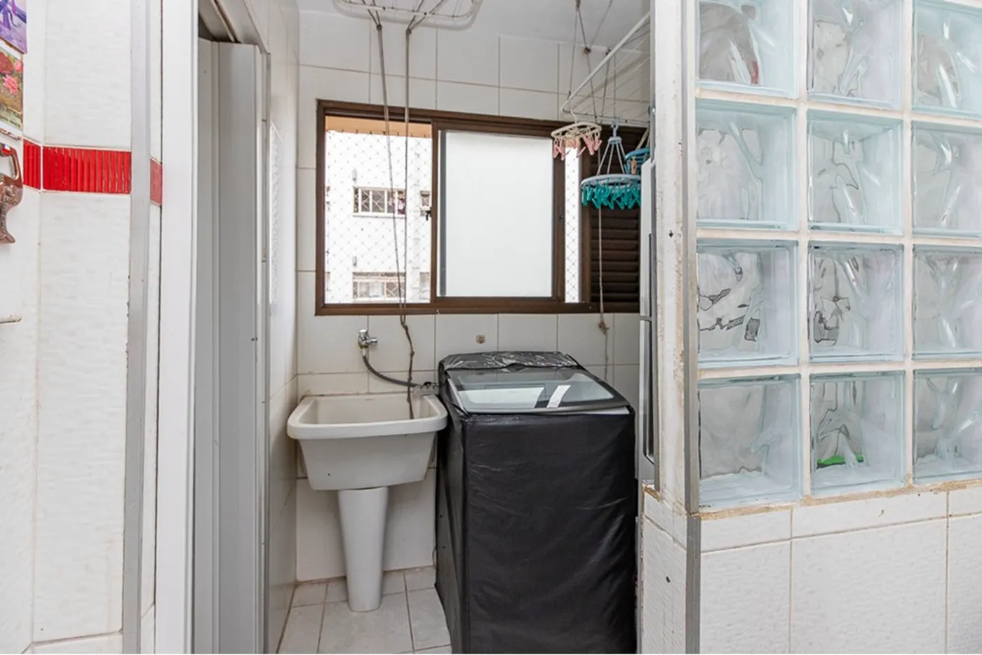 CAM 195 Apto 601131009-86 - REMAX Ares Exclusividades