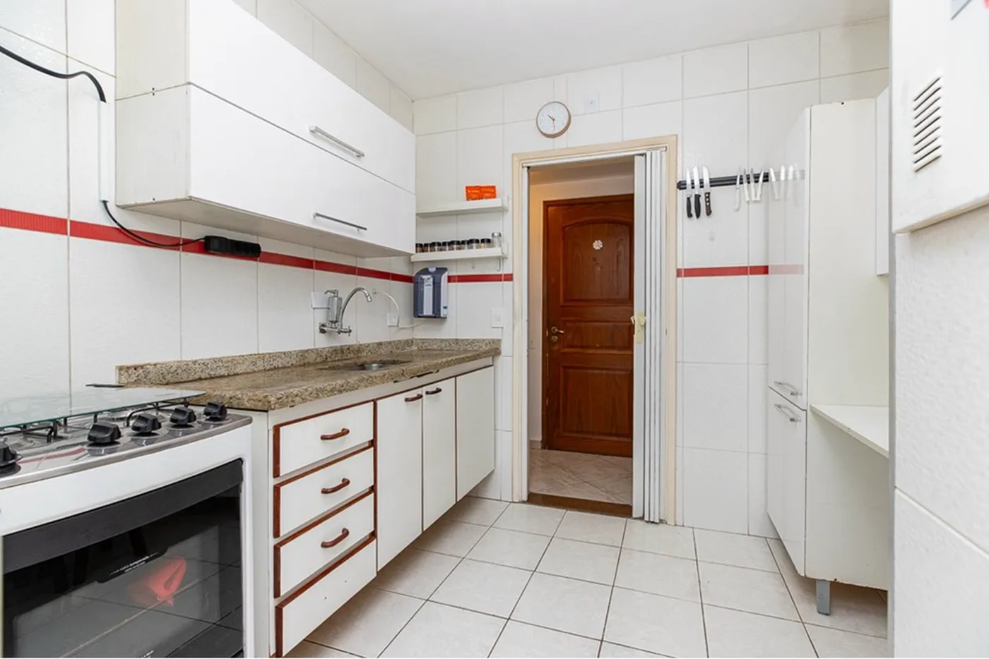 CAM 195 Apto 601131009-86 - REMAX Ares Exclusividades