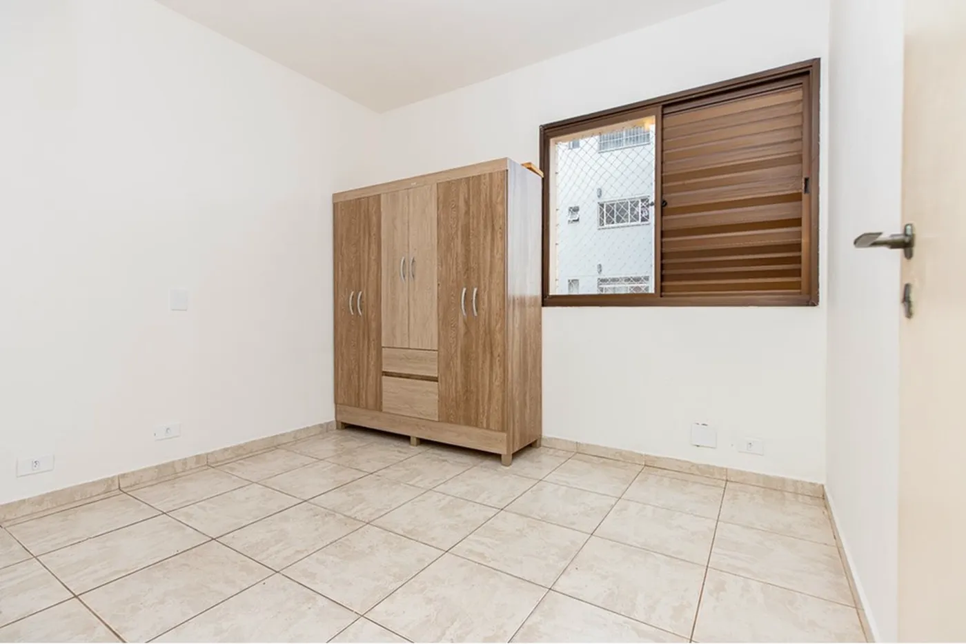 CAM 195 Apto 601131009-86 - REMAX Ares Exclusividades