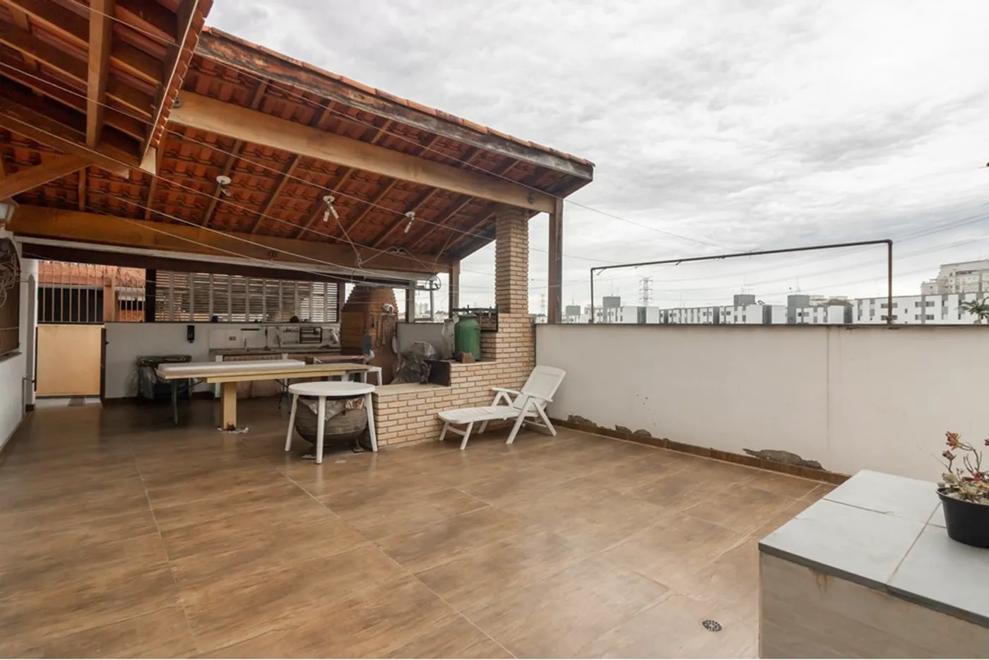 BPFL 176 601371078-8 - REMAX Boutique Exclusividades
