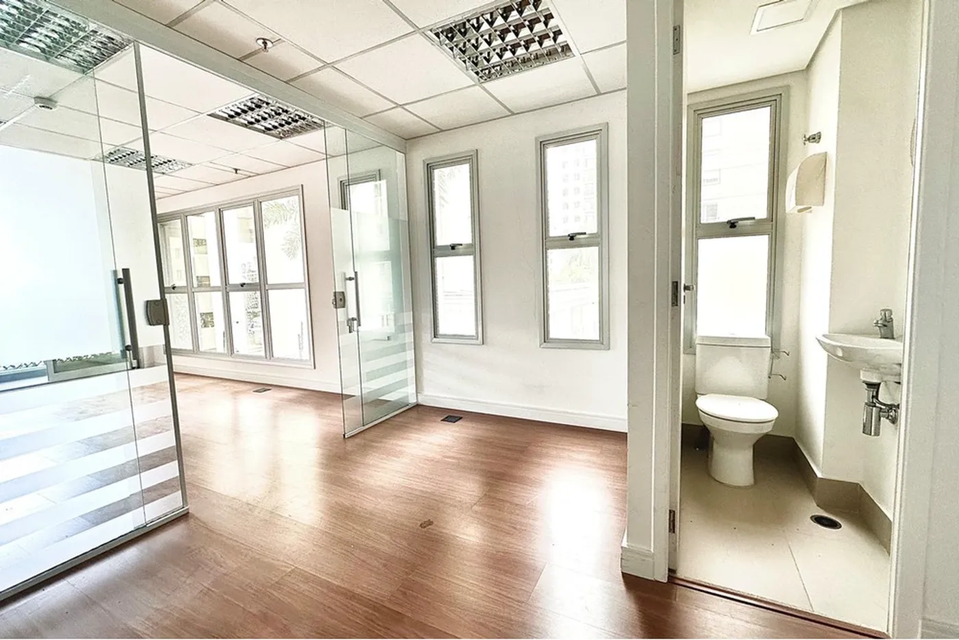 PLA 259 Sala 601081056-47 - REMAX Lepex Exclusividades