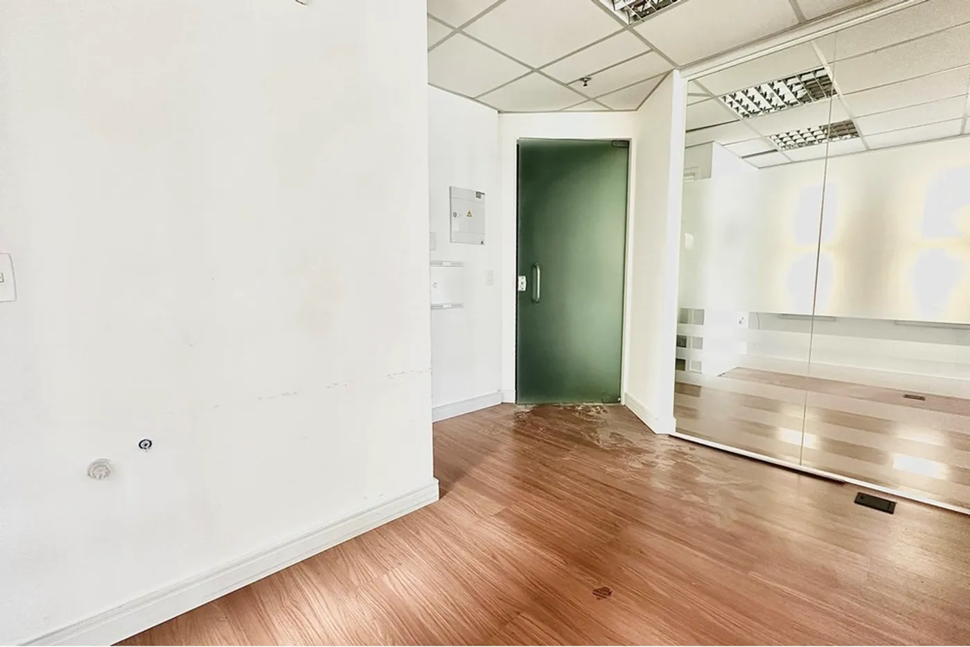 PLA 259 Sala 601081056-47 - REMAX Lepex Exclusividades