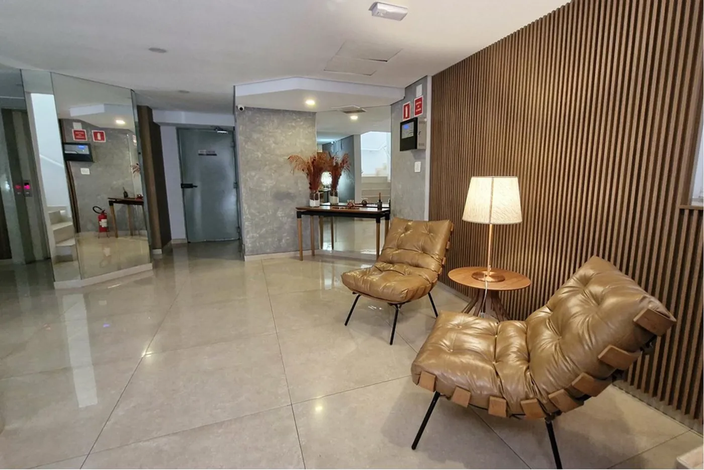 PJRU 932 Apto 601361044-56 - REMAX Trio Exclusividades