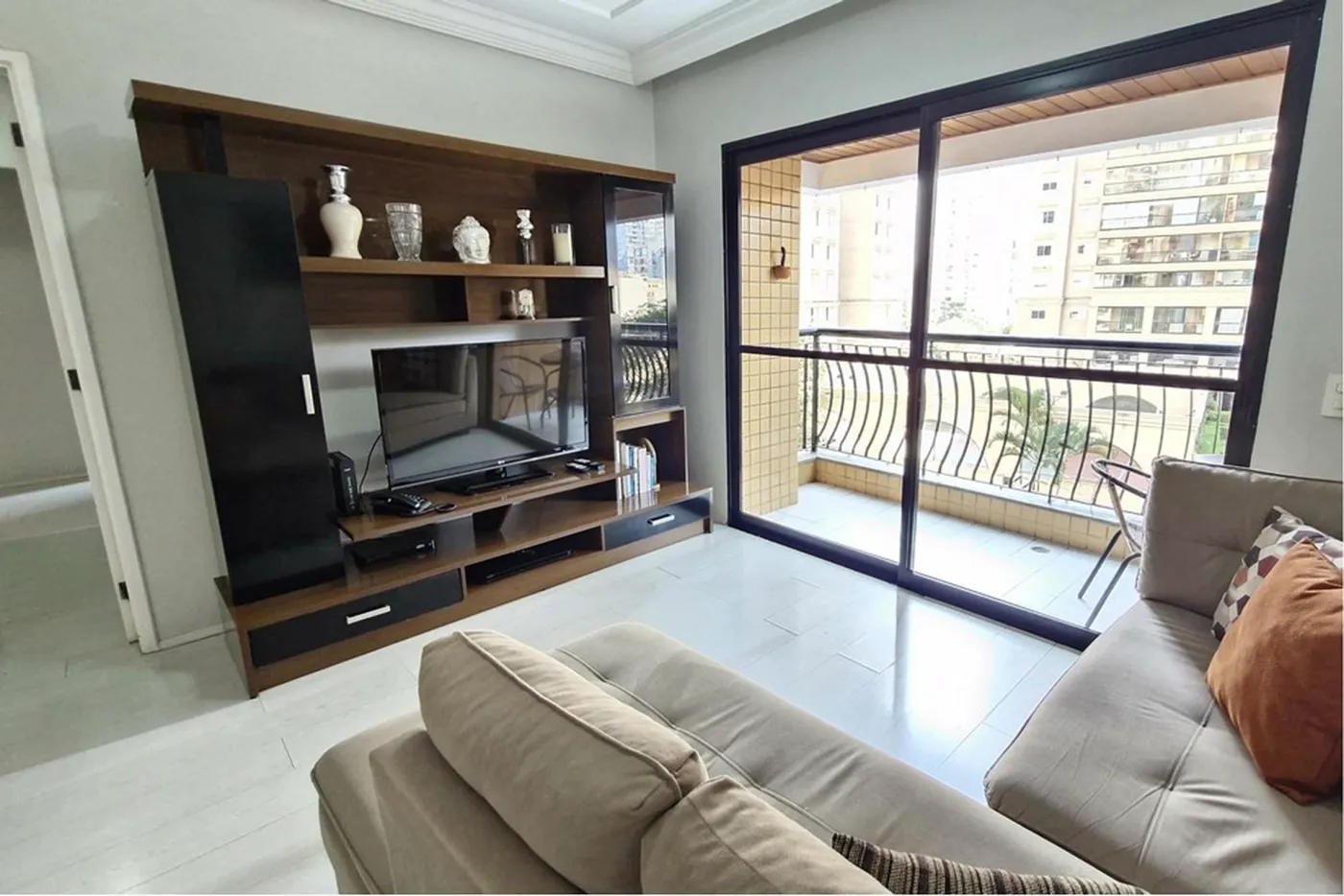 BPI 64 Apto 601361053-38 - REMAX Trio Exclusividades