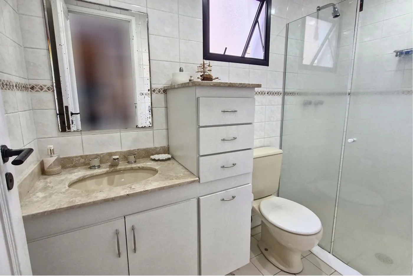 BPI 64 Apto 601361053-38 - REMAX Trio Exclusividades