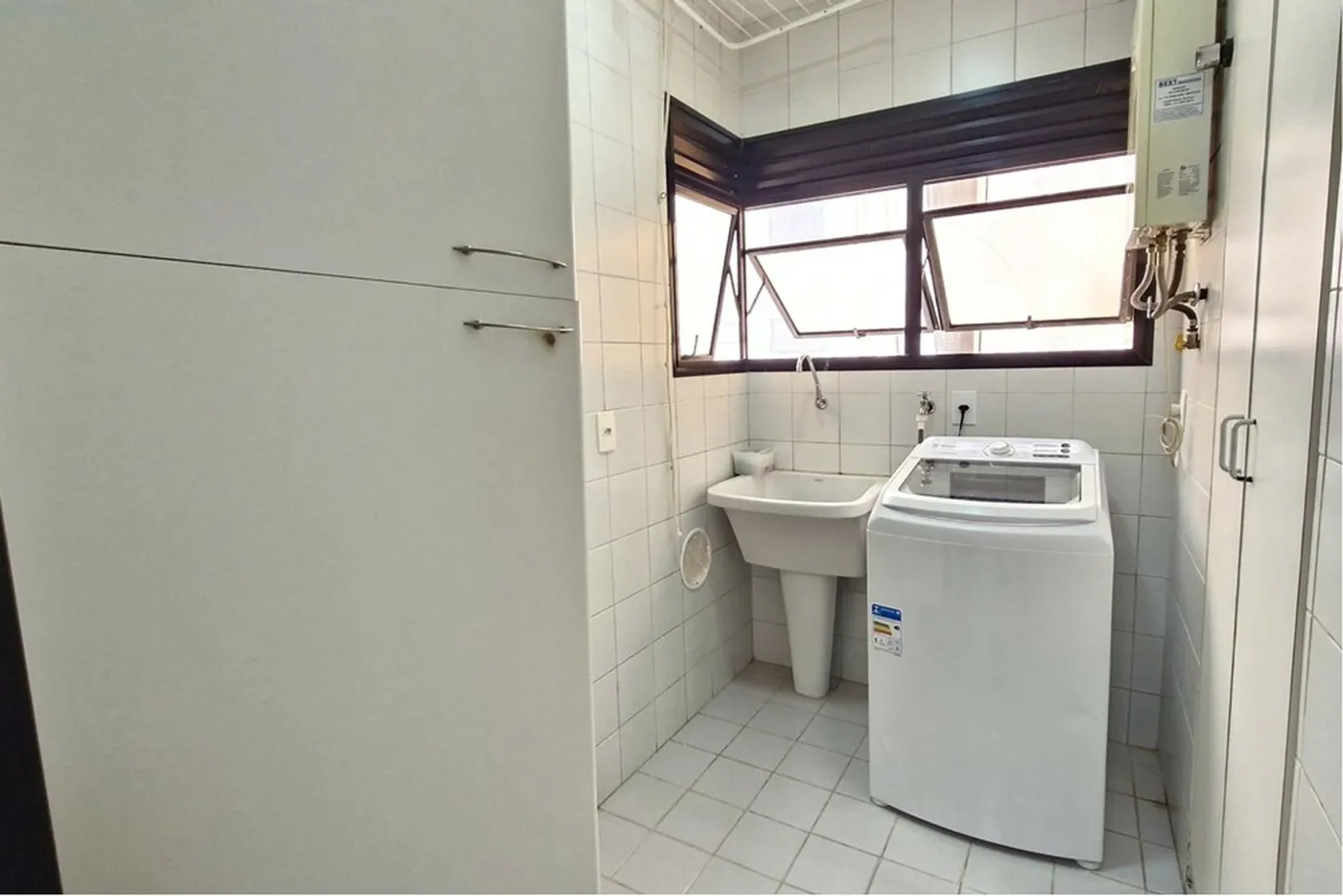 BPI 64 Apto 601361053-38 - REMAX Trio Exclusividades